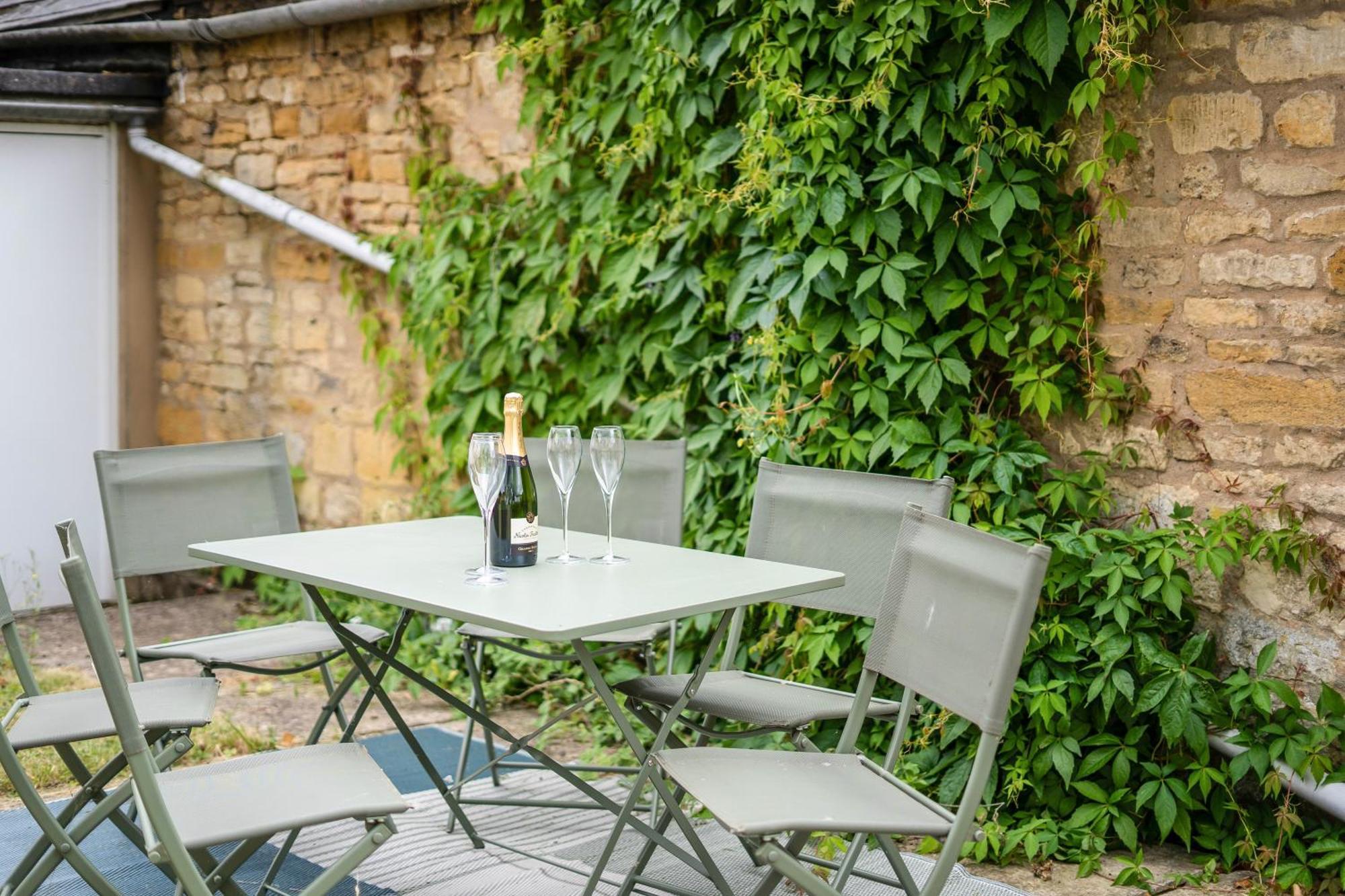 شقة Redesdale View, High Street With Private Garden Moreton-in-Marsh المظهر الخارجي الصورة